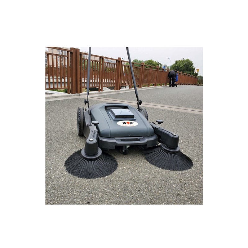 Barredora Wolf S1 hombre caminando sin motor - Imagen 3